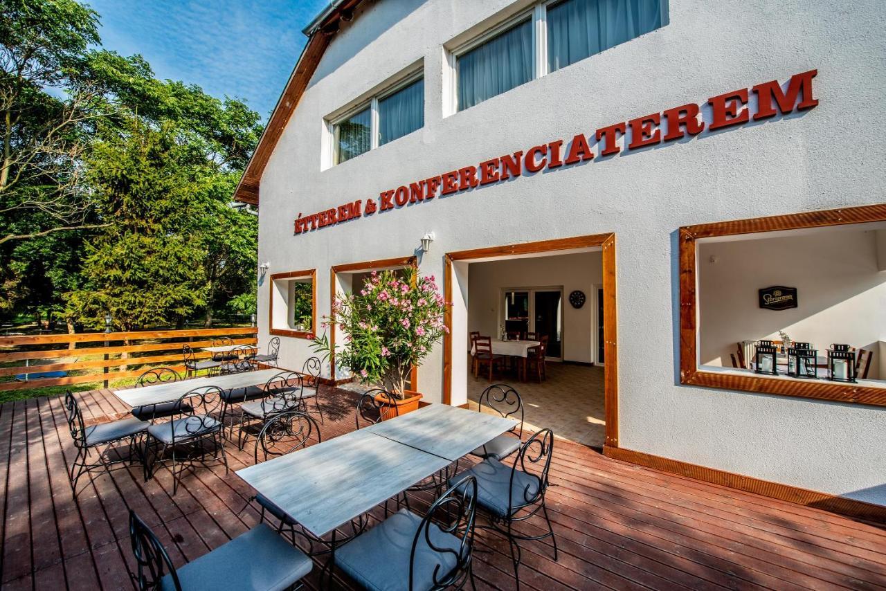Herczeg Udvarhaz Hotel