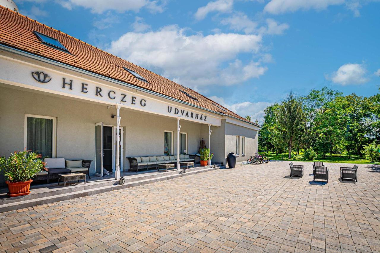 Hotel Herczeg Udvarhaz
